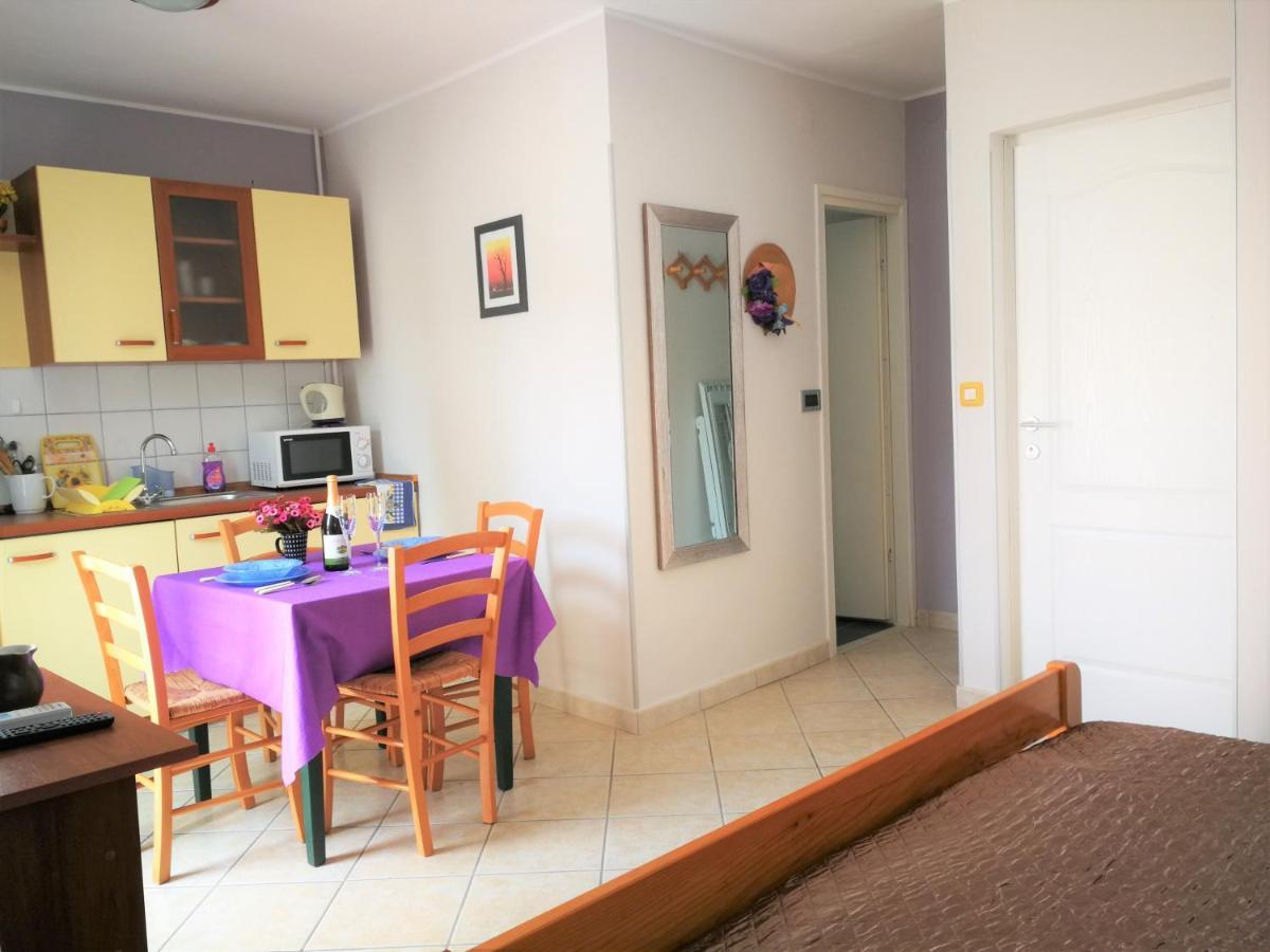 Apartments Bilic With Garden & Swimming Pool - 50M From The Beach Pjescana Uvala Luaran gambar