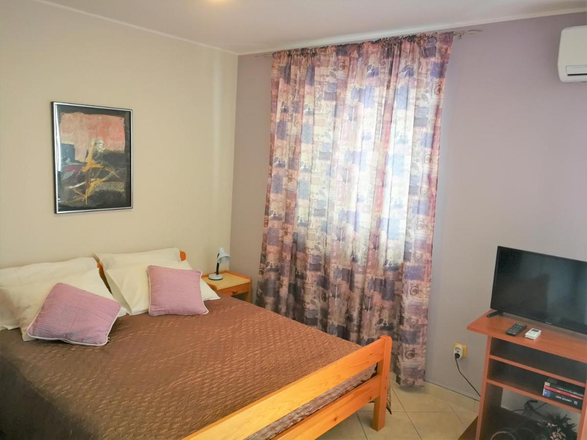 Apartments Bilic With Garden & Swimming Pool - 50M From The Beach Pjescana Uvala Luaran gambar